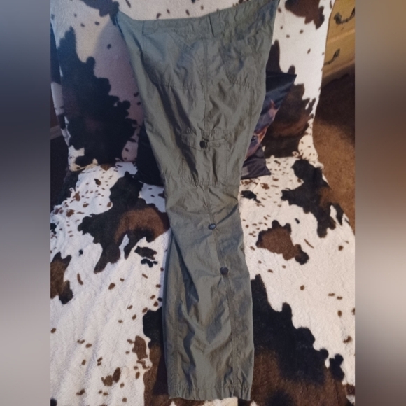 COUPE COLLECTION OLIVE GREEN CARGO PANTS, SIZE 14 WOMEN. - Picture 2 of 7
